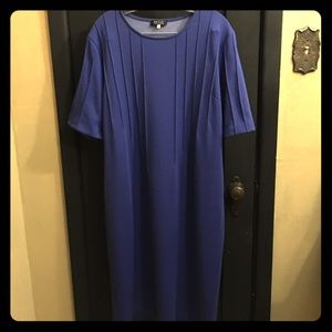 Semi-pleated shift dress