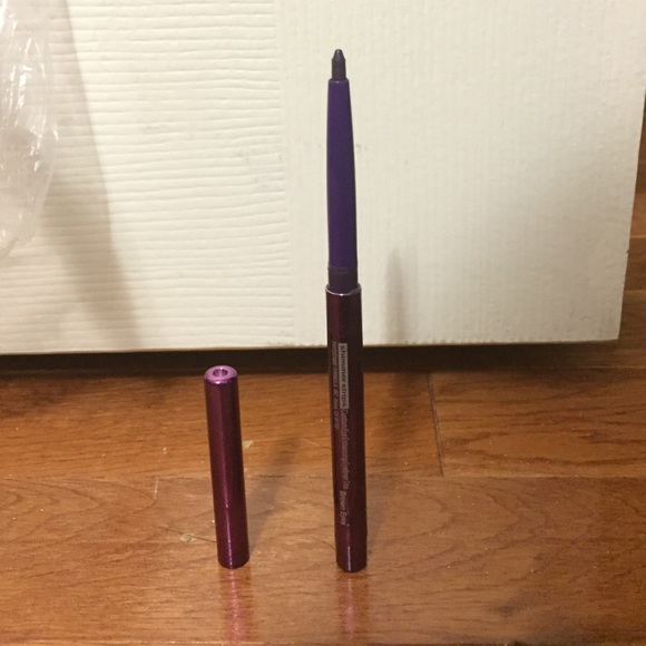 Purple eyeliner - Picture 2 of 2