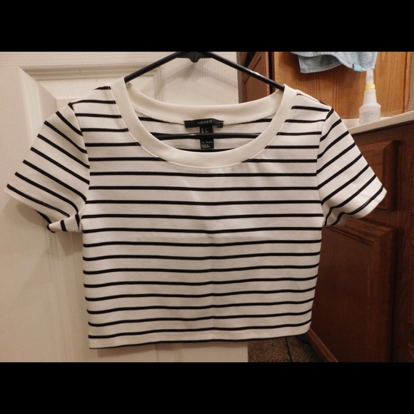 STRIPED CROP TOP