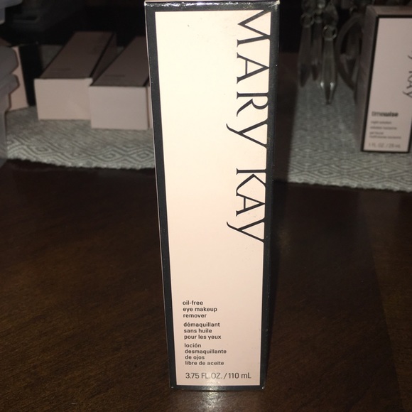 Mary Kay Oil-Free Make Up Remover