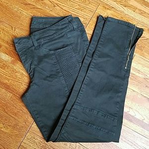 AE forest green skinny pants
