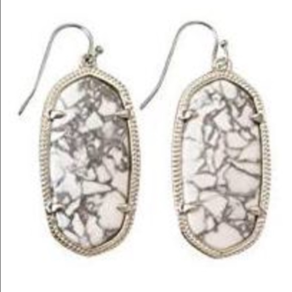 ISO- Howlite Danielles
