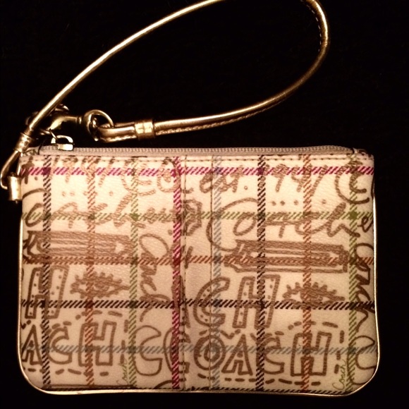 xxxSOLDxxx  Coach Gold/White Graffiti Wristlet