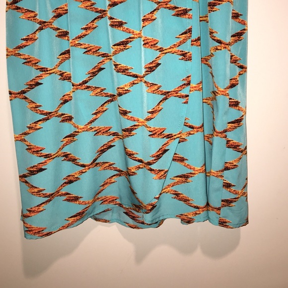 Teal V-neck Dress. New with tags - Picture 3 of 4