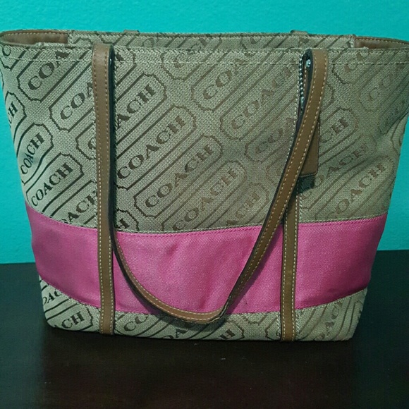 Coach lozenge medium tote