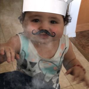 Meet your Posher, Adela