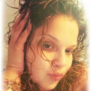 Meet your Posher, Roxanne