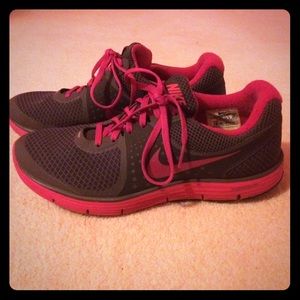 Nike lunarswift 4 running shoes size 9