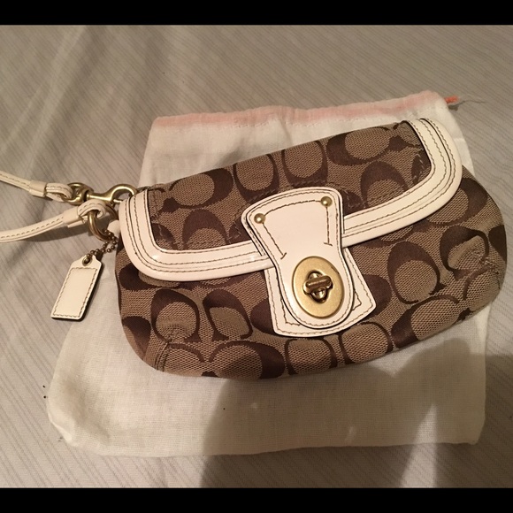 Coach Wristlet - Authentic