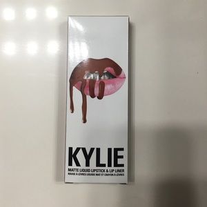 Kylie Lip Kit Brown Sugar