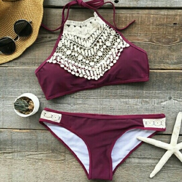 Cupshe Blooming Above Lace Halter Bikini Set