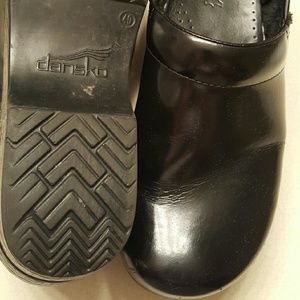 Black leather Danskos