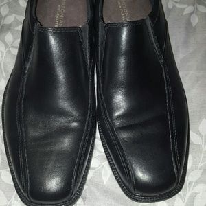 Men's black dress shoes