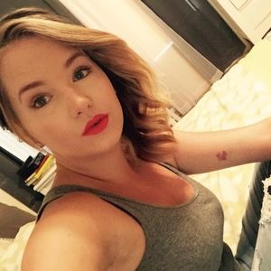 Meet your Posher, Courtney