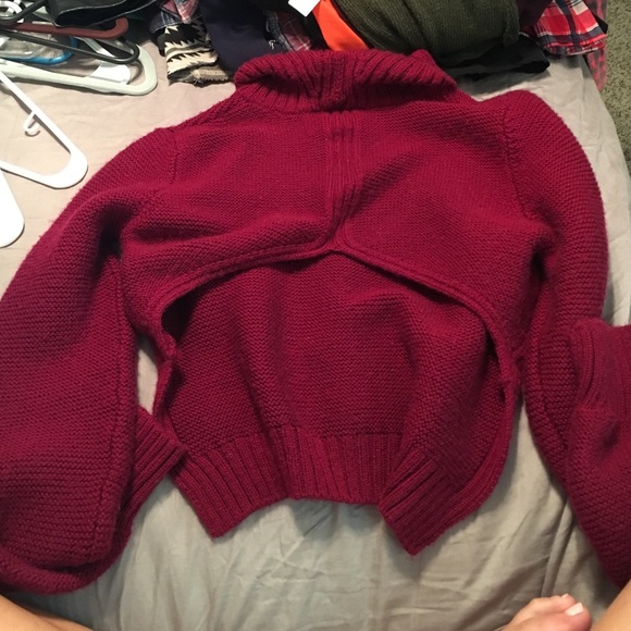 BCBG crop sweater never worn.