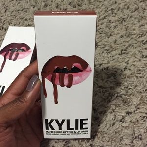 Matte Brown Sugar Lipstick Kit