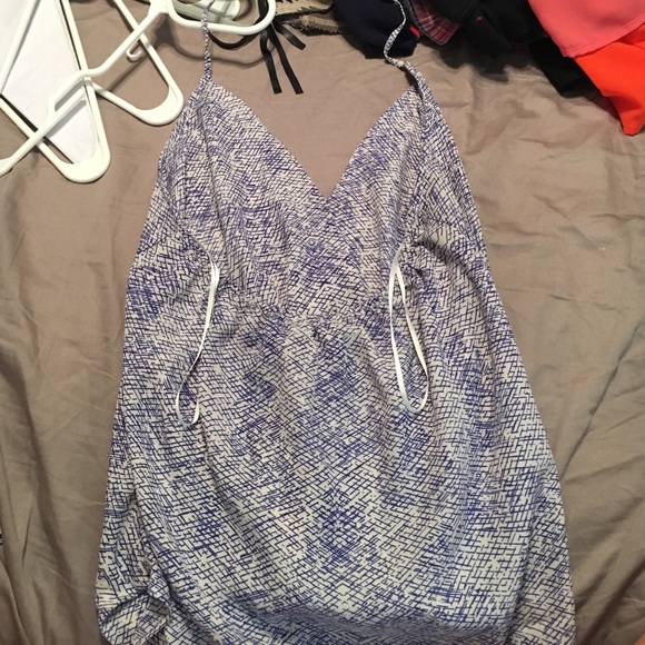 Halter top - Picture 2 of 2