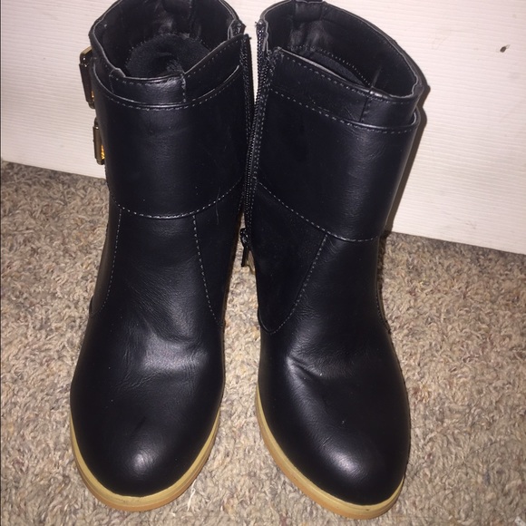 BLACK ANKLE BOOTS - Picture 3 of 3