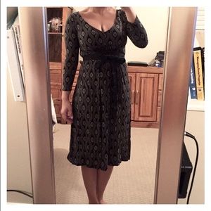 Ann Taylor Mid sleeve dress size 2 ! Black & cream
