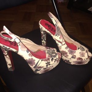 Design by Jacobies Floral Print Peek Toe 🌹🌷🌼🌸