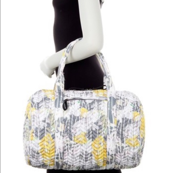 New Steve Madden Quilted Duffle Bag! - Picture 2 of 4