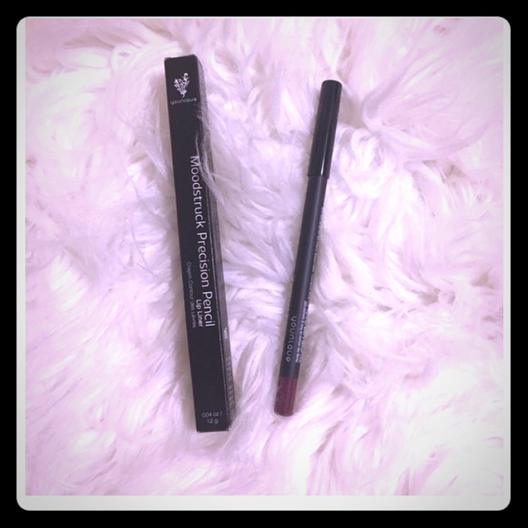 NIB Pompous Younique Lip Liner