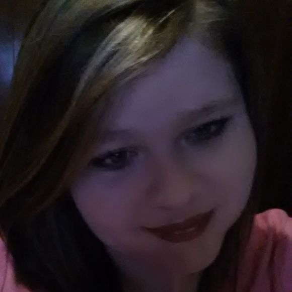 Meet your Posher, Kayla - Picture 1 of 1