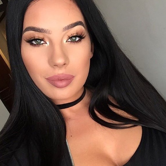 Thin Velvet Choker - Picture 2 of 4