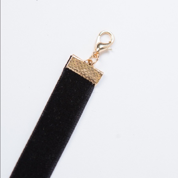 Thin Velvet Choker - Picture 3 of 4