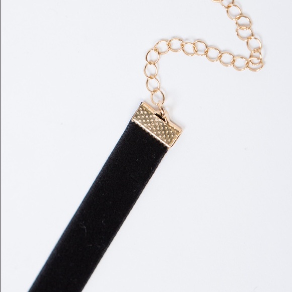 Thin Velvet Choker - Picture 4 of 4