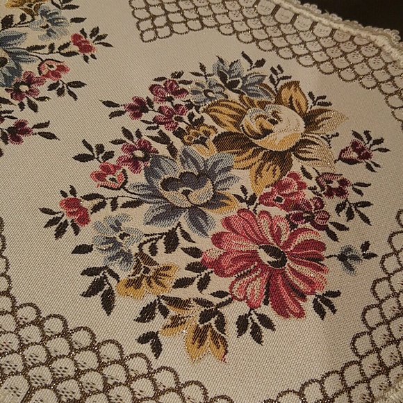 Decor - Picture 3 of 4