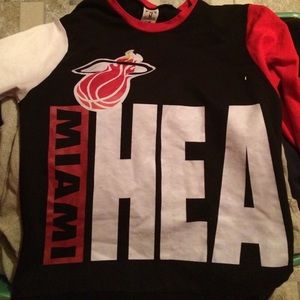 MEN MEDIUM MIAMI HEAT SWEATSHIRT