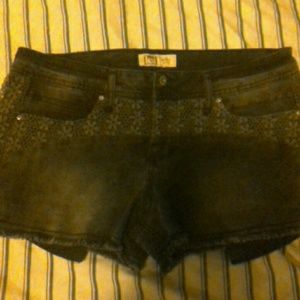 L.E.I Ashley shorts