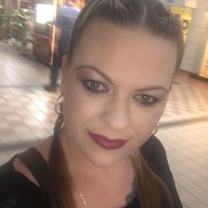 Meet your Posher, Latisha