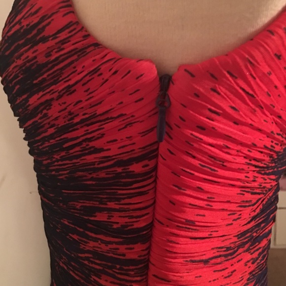 Halston  heritage mid length fitted dress - Picture 3 of 4