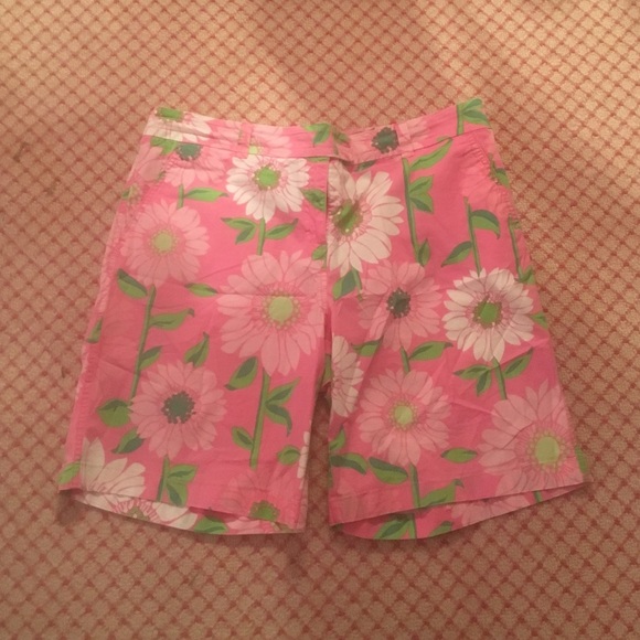 Lily Pulitzer pink &green flower patterned shorts