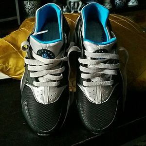 Kids Nike Huaraches SZ 3.5Y