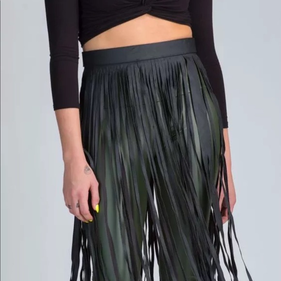 Dresses & Skirts - ʙʟᴀᴄᴋ ғʀɪɴɢᴇᴅ ʟᴏɴɢ sᴋɪʀᴛ