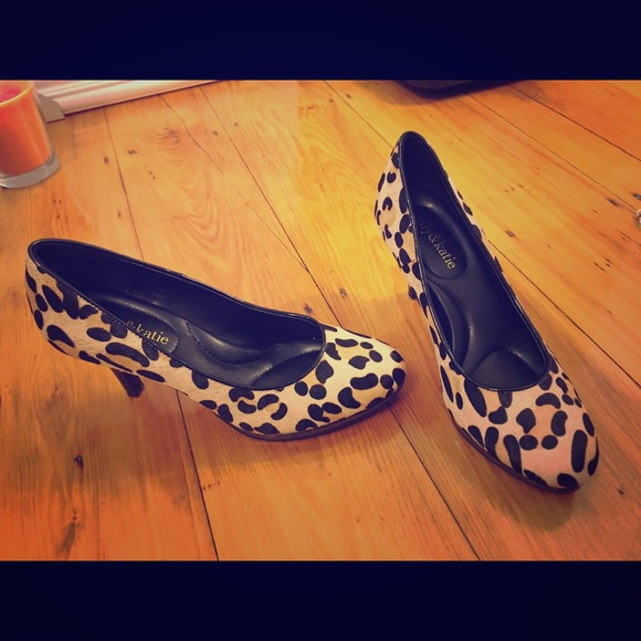 Kelly&Katie Leopard high heels size 6