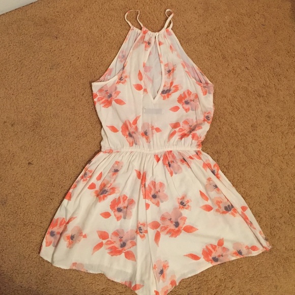 Floral Print High Neck Romper - Picture 2 of 4