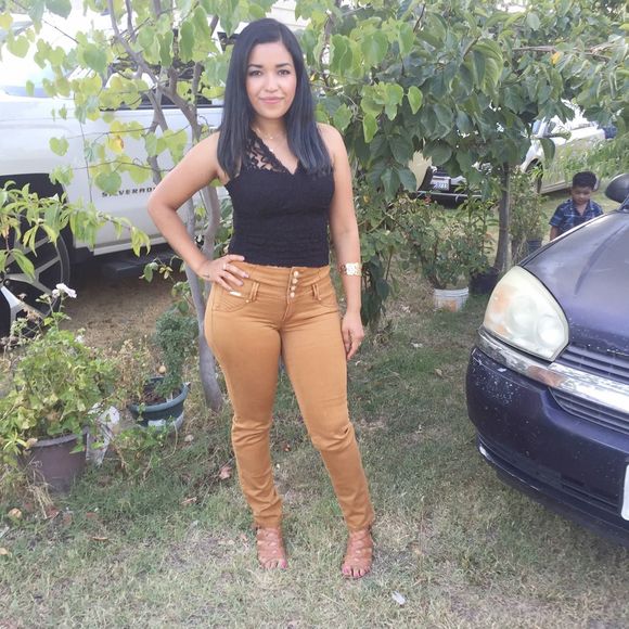 Meet your Posher, Zenaida - Picture 1 of 1