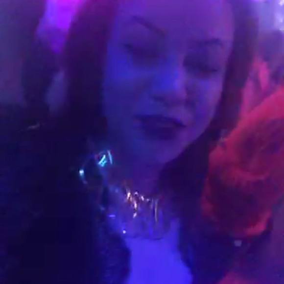 Meet your Posher, La bebe