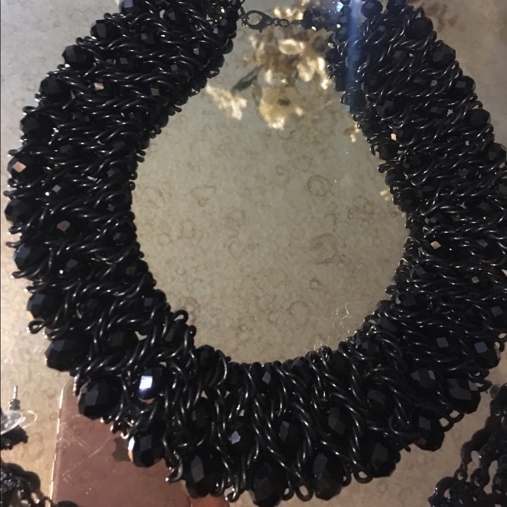 Beautiful choker & earrings - Picture 3 of 4