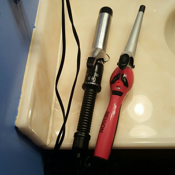 Curling iron.
