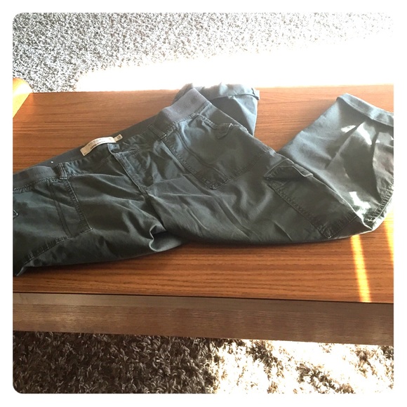 Sonoma Women's Green Khaki Capris!