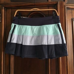 Lululemon skort size 6
