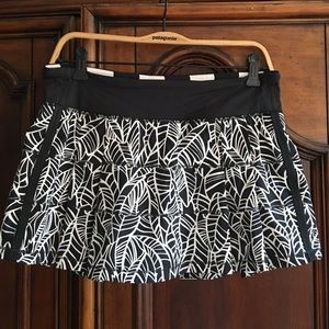 Lululemon Run Pace Setter skort. Size 6