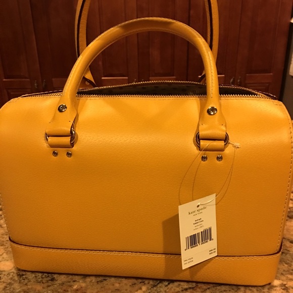 SOLD New authentic Kate Spade leather satchel - Picture 2 of 4
