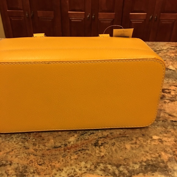 SOLD New authentic Kate Spade leather satchel - Picture 3 of 4