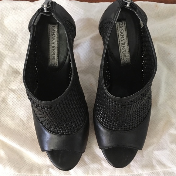 Gently used Banana Republic ankle booties.